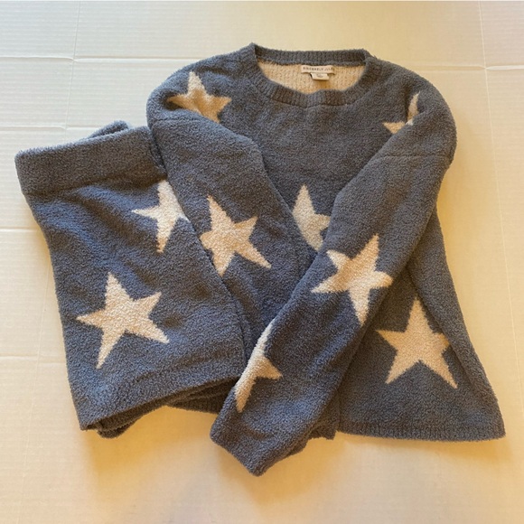 ✨Like New✨ Cozy Short Set, Size Small; Light Blue & White Stars - Picture 5 of 9